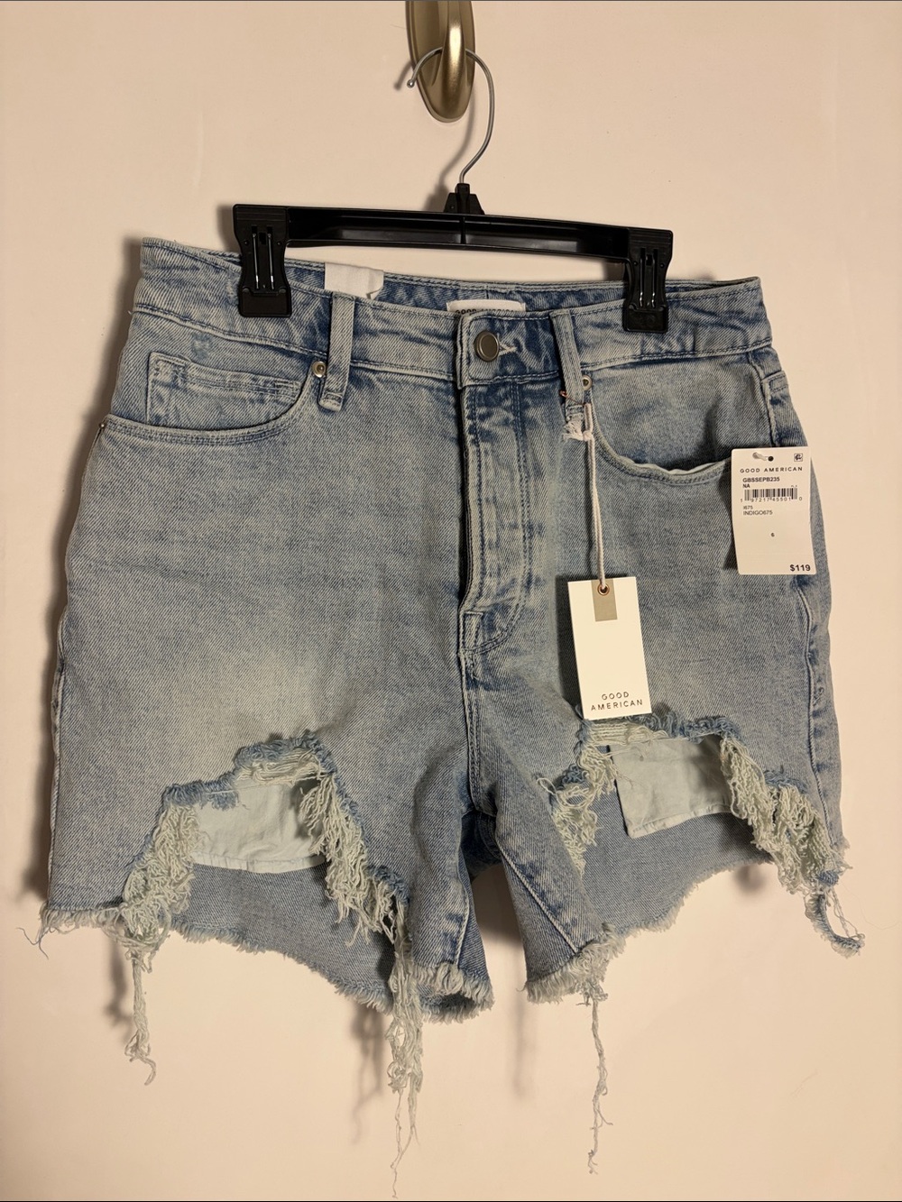NWT Good American Bombshell Short - Indigo Light wash Blue Denim - Size 6